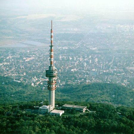 Egyetemvaros - A. Apartman Pecs Bagian luar foto